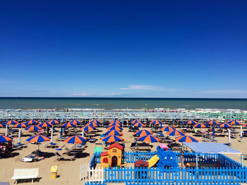 Beach 112 And 115 Riccione Hotel 2 Stelle Riccione